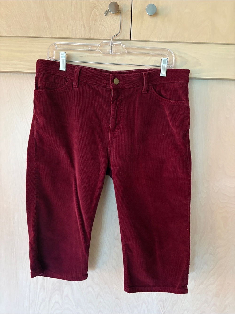 American Apparel Burgundy Corduroy Shorts. Size 32. In fair condition. Vintage